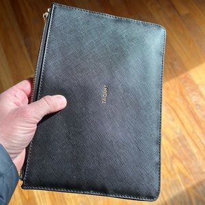 Black Clutch